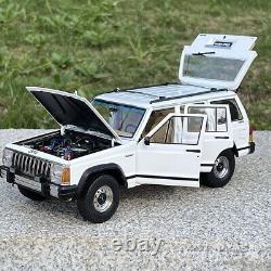 1/18 Scale Jeep Cherokee XJ SUV White Diecast Car Model Toy Collection Gift