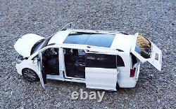 1/18 Scale Mercedes-Benz V-Class V260L MPV White Diecast Car Model Toy Gift