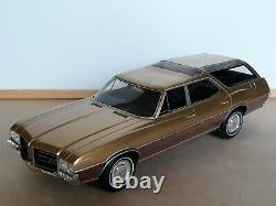 1/18 scale 1971 Oldsmobile Vista Cruiser BOS Best of Show