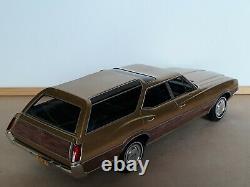 1/18 scale 1971 Oldsmobile Vista Cruiser BOS Best of Show
