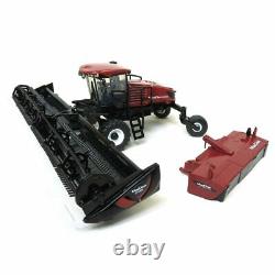 1/64 scale MacDon M1240 Self Propelled Windrower With Draper And Disc Head 1516