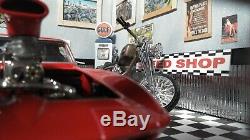 118 124 Scale DIECAST DIORAMA SPEED SHOP SHOWROOM GARAGE