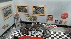 118 124 Scale DIECAST DIORAMA SPEED SHOP SHOWROOM GARAGE