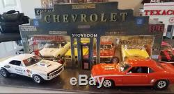 118 Scale DIECAST DIORAMA CHEVROLET SHOWROOM