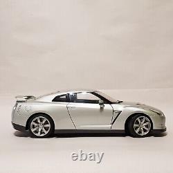 118 scale Nissan G-TR R35 V6 2009 Japanese sport car diecast model FLAWED