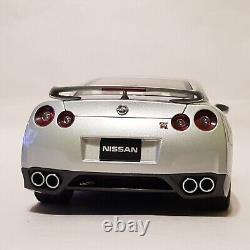 118 scale Nissan G-TR R35 V6 2009 Japanese sport car diecast model FLAWED