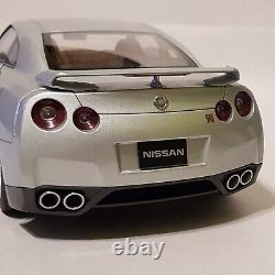 118 scale Nissan G-TR R35 V6 2009 Japanese sport car diecast model FLAWED