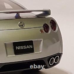 118 scale Nissan G-TR R35 V6 2009 Japanese sport car diecast model FLAWED