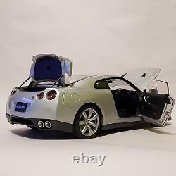 118 scale Nissan G-TR R35 V6 2009 Japanese sport car diecast model FLAWED