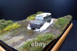 143 scale diorama Land Rover Water Scene 1, Including vehicle and cover