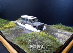143 scale diorama Land Rover Water Scene 1, Including vehicle and cover
