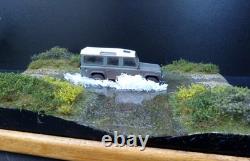 143 scale diorama Land Rover Water Scene 1, Including vehicle and cover