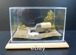 143 scale diorama Land Rover Water Scene 2, Including vehicle and cover