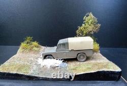 143 scale diorama Land Rover Water Scene 2, Including vehicle and cover