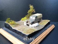 143 scale diorama Land Rover Water Scene 2, Including vehicle and cover
