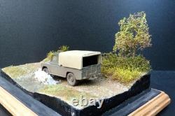 143 scale diorama Land Rover Water Scene 2, Including vehicle and cover