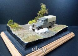 143 scale diorama Land Rover Water Scene 2, Including vehicle and cover