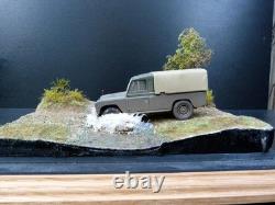 143 scale diorama Land Rover Water Scene 2, Including vehicle and cover