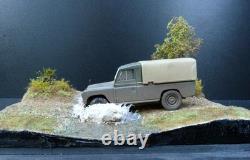 143 scale diorama Land Rover Water Scene 2, Including vehicle and cover