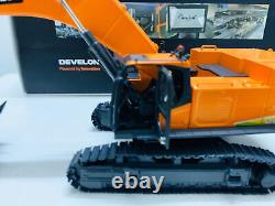 150 Scale Die-Cast Model Develon DX680HD Crawler Excavator Metal Machines UK/