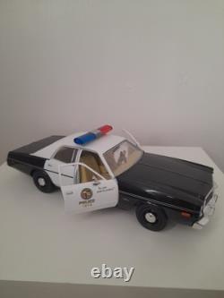 1977 Dodge Monaco Hatchback 1/23 Scale Diecast Model Car Sheriff