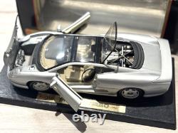 1992 Maisto 1/18 scale Model Car 31807 diecast 1992 Jaguar XJ220 MINT MIB