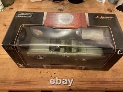 2005 Road Signature 1/18th Scale 1961 Lincoln Continental Diecast Model Unopened