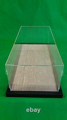 25 x 12 x 7 Acrylic Display Case for 18 scale Pocher Testarossa and model cars
