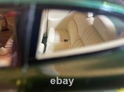 ASTON MARTIN'Virage' 1988 in metallic green / cream interior Cult Scale 118