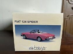 AUTOart 1/18 SCALE FIAT 124 SPIDER IN BOXED AND MINT CONDITION