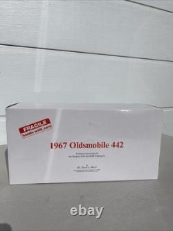 Acme Danbury Mint 1/18 Scale 1967 Oldsmobile 442 Silver Diecast Model Car Rare
