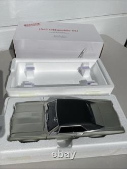Acme Danbury Mint 1/18 Scale 1967 Oldsmobile 442 Silver Diecast Model Car Rare