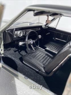 Acme Danbury Mint 1/18 Scale 1967 Oldsmobile 442 Silver Diecast Model Car Rare