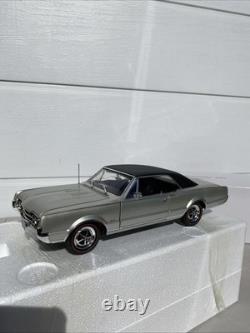 Acme Danbury Mint 1/18 Scale 1967 Oldsmobile 442 Silver Diecast Model Car Rare
