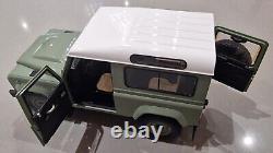 Almost Real Land Rover Defender 90 Heritage Edition 2015 Green 118 Scale