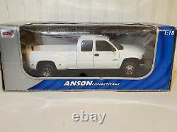 Anson 2001 Chevy Silverado Dually 3500 Pickup Truck 118 Scale Diecast White