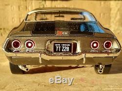 Auto World 1970 Chevy Camaro Z/28 118 Scale Diecast Metal Model AW Car