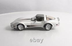 AutoArt 118 Scale Diecast 1982 Chevrolet Corvette LN