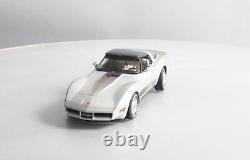 AutoArt 118 Scale Diecast 1982 Chevrolet Corvette LN