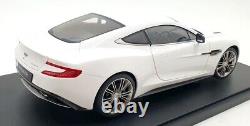 Autoart 1/18 Scale Diecast 70250 Aston Martin Vanquish Glossy White