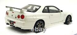 Autoart 1/18 Scale Diecast 77406 Nissan Skyline GT-R (R34) V-Spec II White