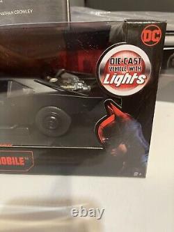 BATMAN & BATMOBILE Jada 1/18 Scale Size With Batmobile Book Included