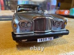 BENTLEY T2 1977 in silver & black NEO Scale Models 143