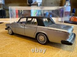 BENTLEY T2 1977 in silver & black NEO Scale Models 143