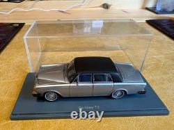 BENTLEY T2 1977 in silver & black NEO Scale Models 143