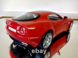 Bburago 118th Scale Alfa Romeo 8C Competizione MIB