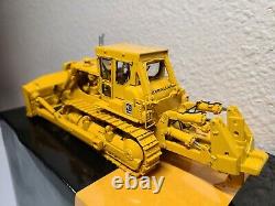 Caterpillar Cat D9H Dozer with Metal Tracks CCM 148 Scale Diecast Model