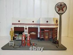 Chronicles Texaco Star 1940's Gas Station 143 HO Scale Resin Model Car Diorama