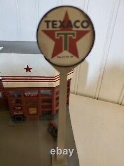 Chronicles Texaco Star 1940's Gas Station 143 HO Scale Resin Model Car Diorama