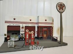 Chronicles Texaco Star 1940's Gas Station 143 HO Scale Resin Model Car Diorama